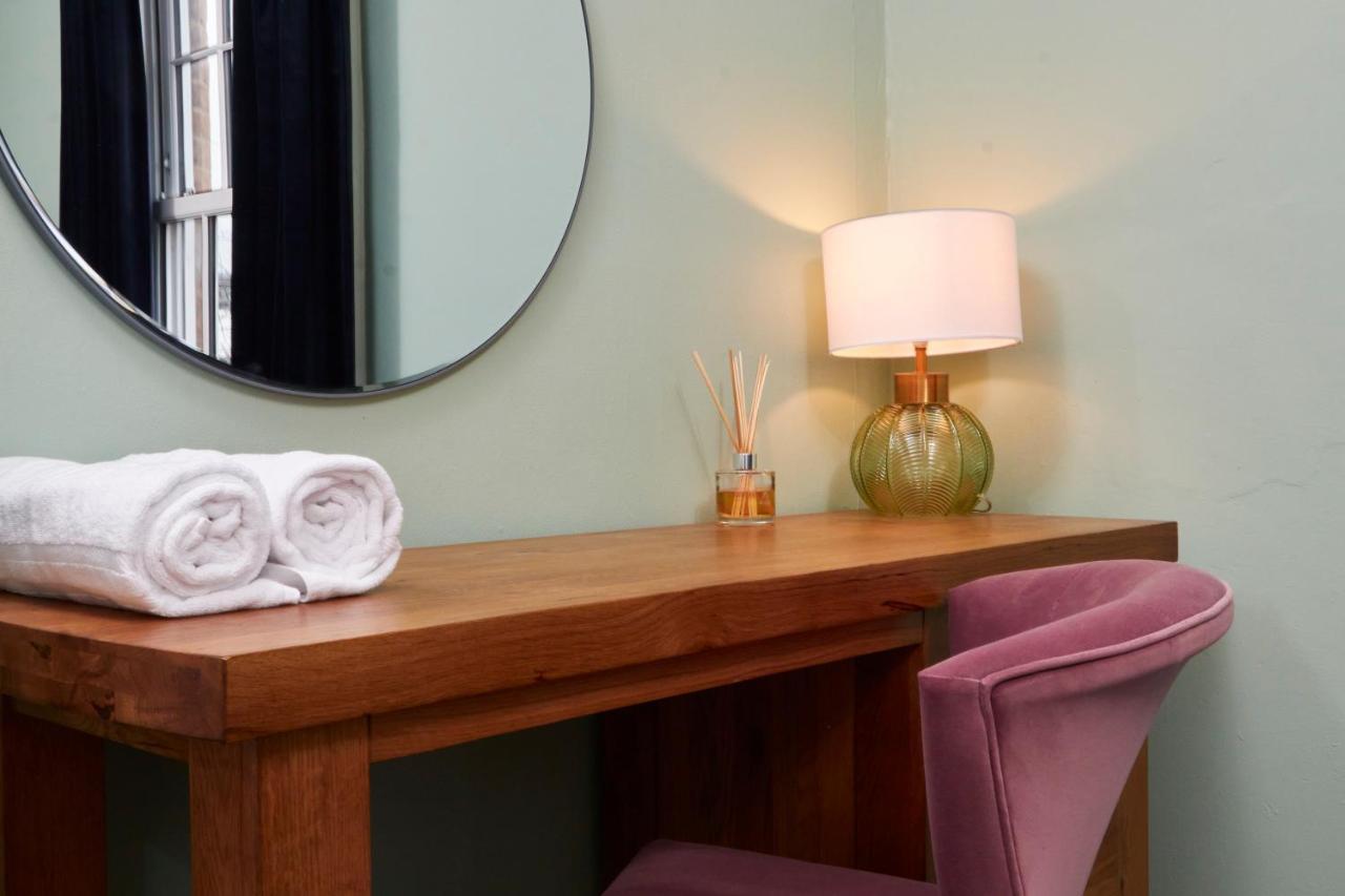 Stunning Two Bedroom Apartment By Purestay Short Lets & Serviced Accommodation Warwickshire With Parking Stratford-upon-Avon Exterior photo